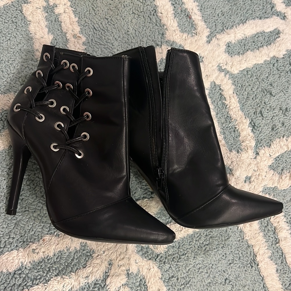 Shoes - Picture 11 of 12
